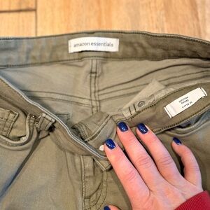 Amazon Essentials Khaki Skinny Pants